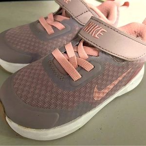 Toddler size 6c Rose gold Nike